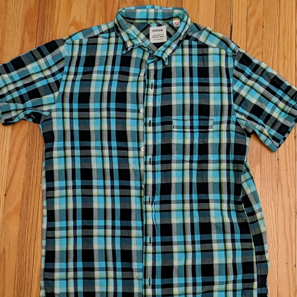 Uniqlo Seersucker Button Down Shirt